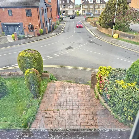 Ferienhaus Jusdor Lovely Six Bed In Filton