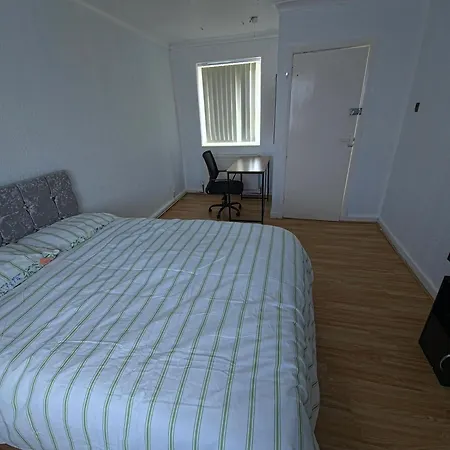 Ferienhaus Jusdor Lovely Six Bed In Filton