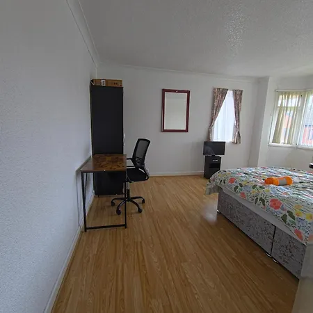 Ferienhaus Jusdor Lovely Six Bed In Filton