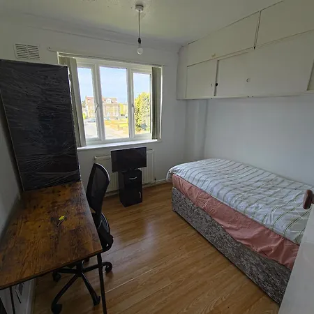 Jusdor Lovely Six Bed In Filton Ferienhaus *