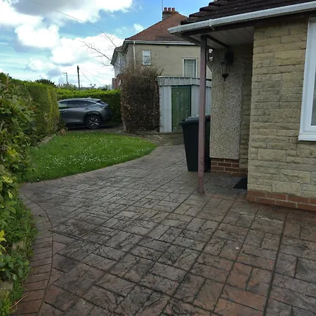 Jusdor Lovely Six Bed In Filton Ferienhaus *