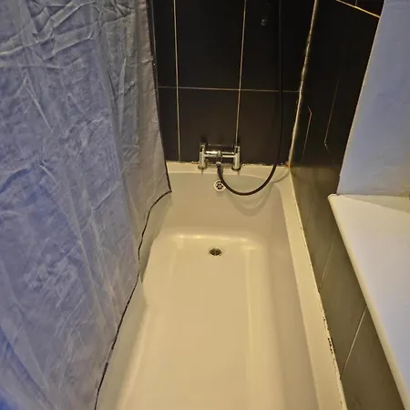 Jusdor Lovely Six Bed In Filton Ferienhaus *