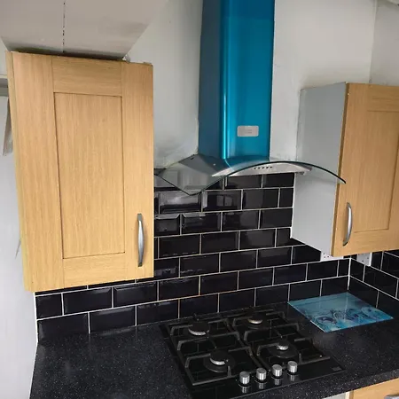 Ferienhaus Jusdor Lovely Six Bed In Filton *