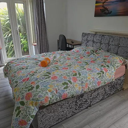 Jusdor Lovely Six Bed In Filton Ferienhaus Bristol