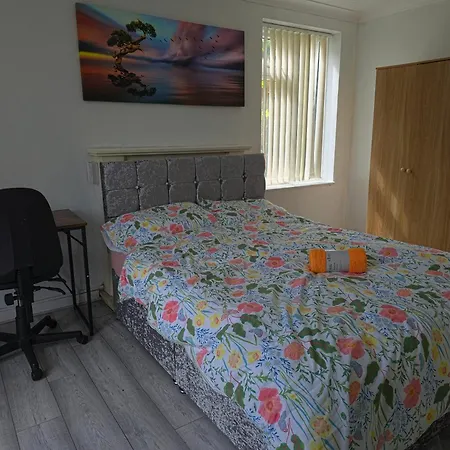 Ferienhaus Jusdor Lovely Six Bed In Filton