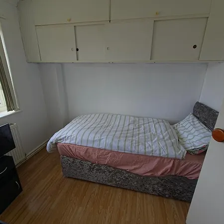Jusdor Lovely Six Bed In Filton * Bristol