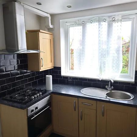 Ferienhaus Jusdor Lovely Six Bed In Filton *