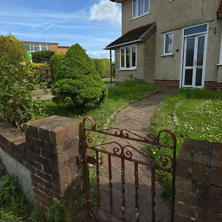 Jusdor Lovely Six Bed In Filton Bristol